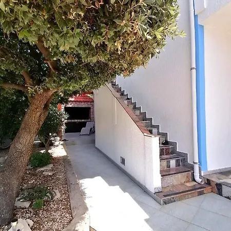 Apartment Apartman Gelo Mandre